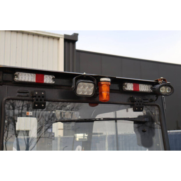 2021 دووسان B25X-7-44212744