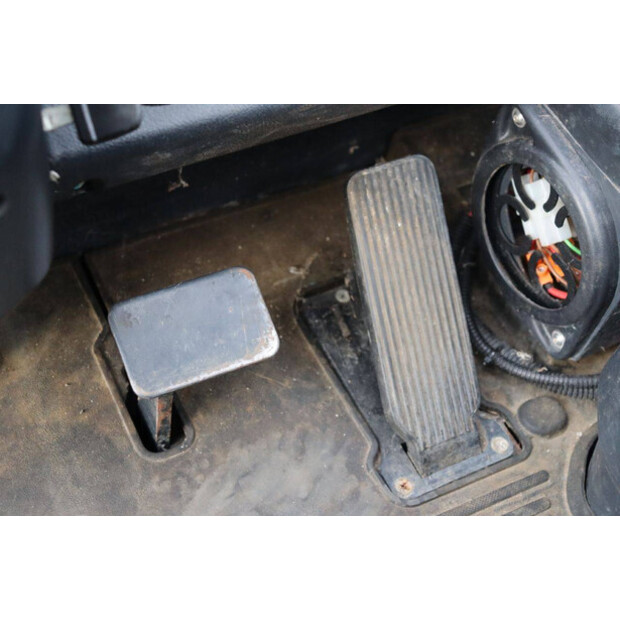 2021 دووسان B25X-7-44212750