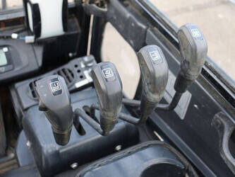 2021-doosan-b25x-7-44212752