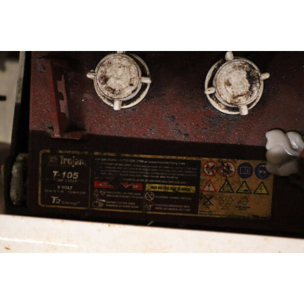 2016 جيه ال جي 2646 ES-44213528