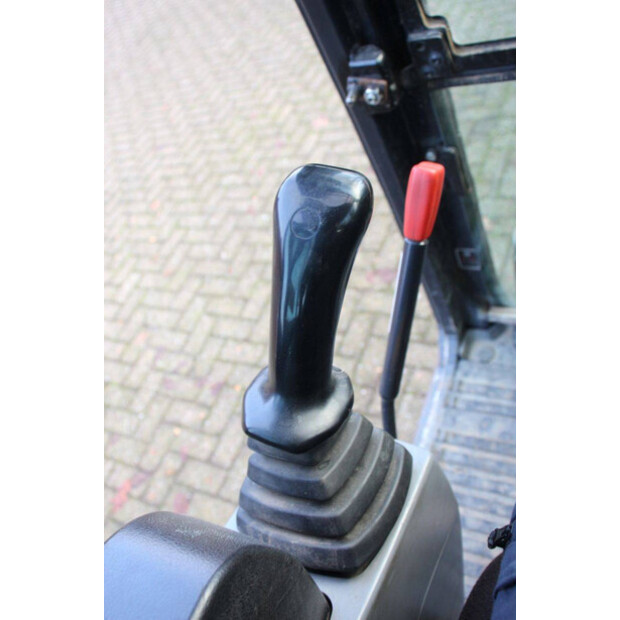 2017 كوبوتا U27-4-44214246