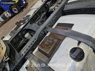 2019-mercedes-benz-actros-1945-1393169-44215270