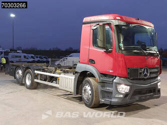 2016-mercedes-benz-antos-2533-1393259-44215371