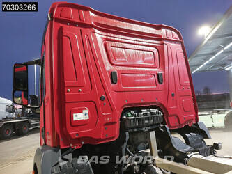 2016-mercedes-benz-antos-2533-1393259-44215385