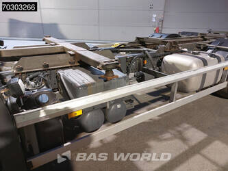 2016-mercedes-benz-antos-2533-1393259-44215390