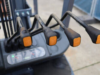 2023-vmax-cpd25-44215440