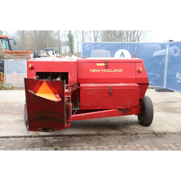 New Holland 370 Hayliner-44216390