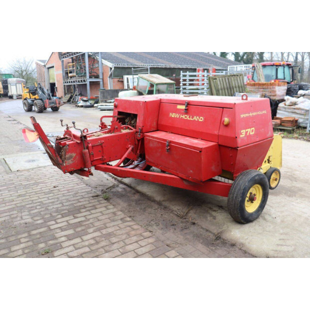 New Holland 370 Hayliner-44216391
