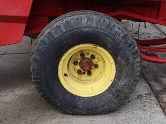 new-holland-370-hayliner-44216402