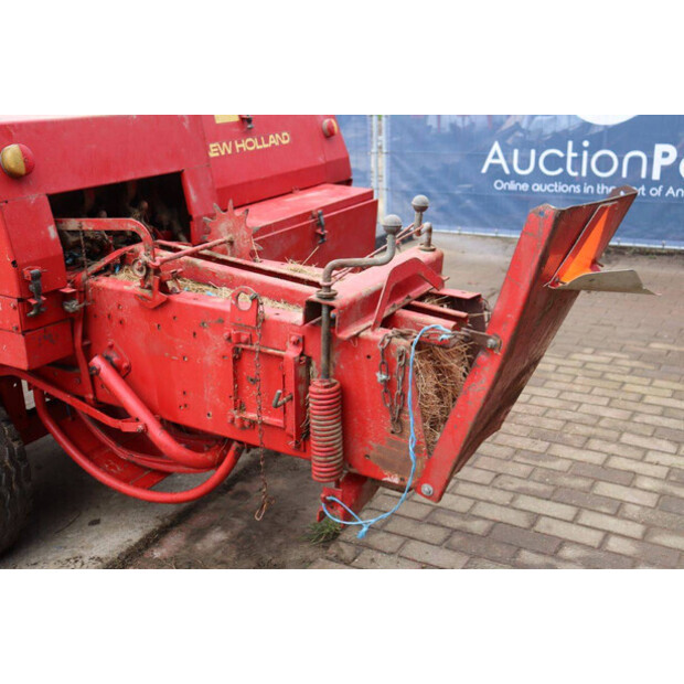 New Holland 370 Hayliner-44216403