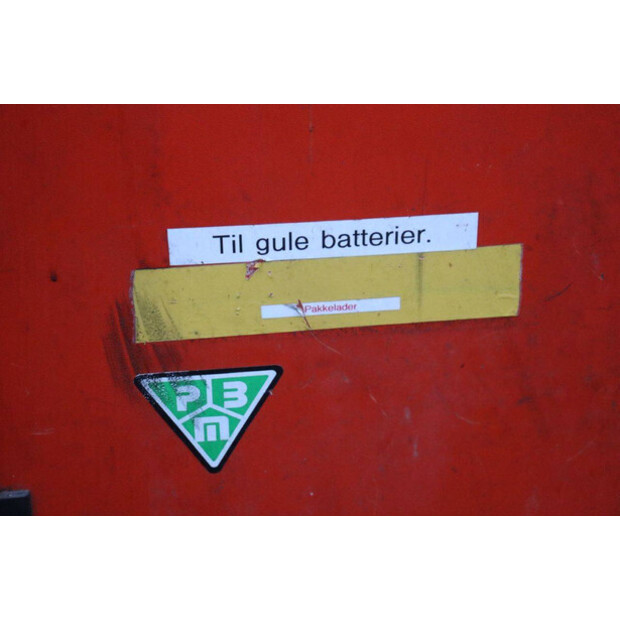 2006 ليندي E16-44216590