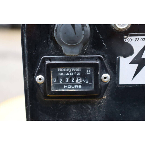 2013 كورميدي C10.80AC-44216841