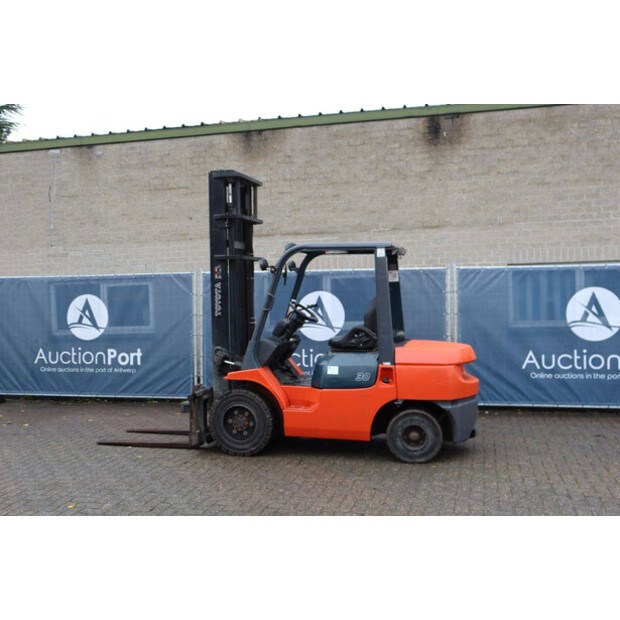 2006 تويوتا 02-7FD30-44216964