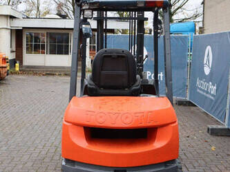 2006-toyota-02-7fd30-1393303-44216966