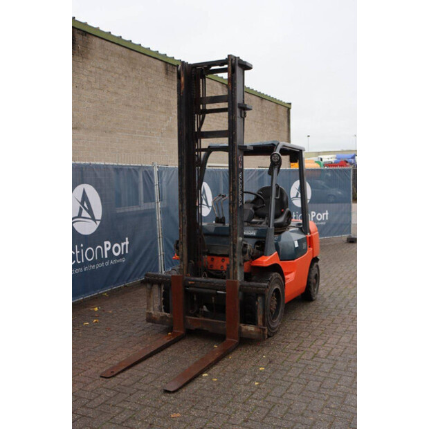 2006 تويوتا 02-7FD30-44216970