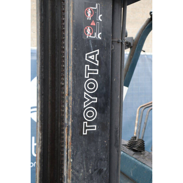 2006 تويوتا 02-7FD30-44216975