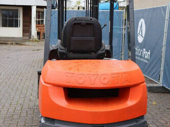 2006-toyota-02-7fd30-1393303-44216979