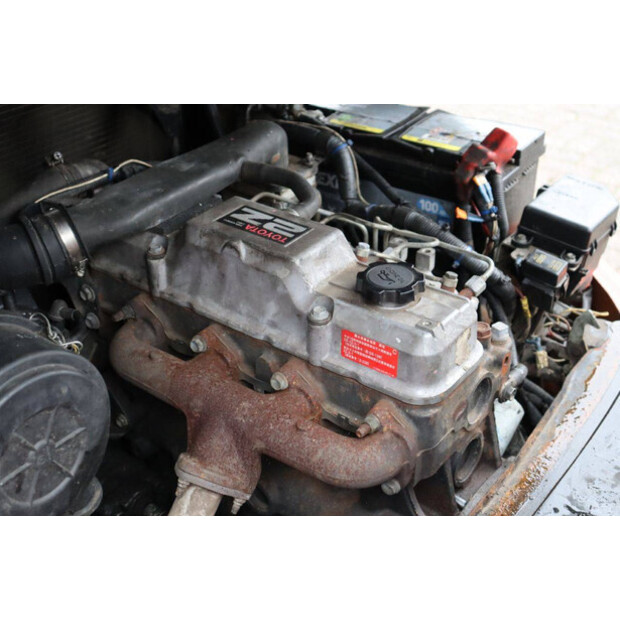 2006 تويوتا 02-7FD30-44216996