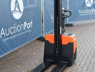 2018-toyota-bt-44217381