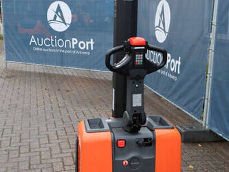 2018-toyota-bt-44217385