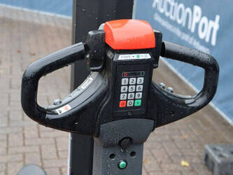 2018-toyota-bt-44217390