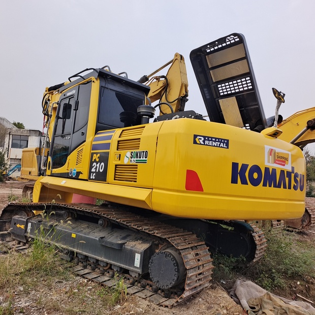 2023 Komatsu PC210-8-44231653