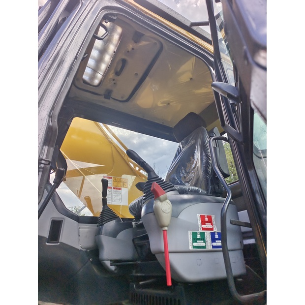 2023 Komatsu PC300-7-44231842