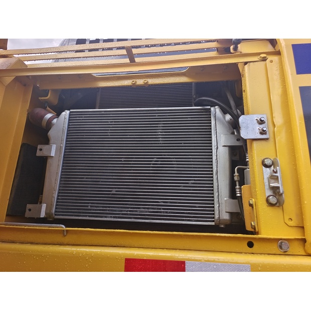 2023 Komatsu PC300-7-44231846