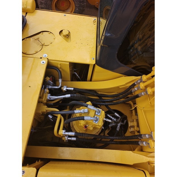 2023 Komatsu PC300-7-44231847