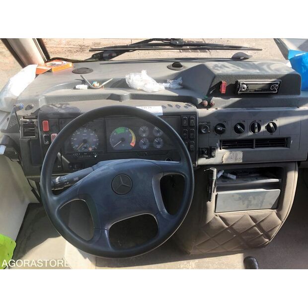 2000 مرسيدس بنز 814-44233582