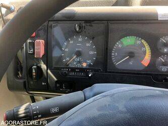 2000-mercedes-benz-814-1393421-44233586