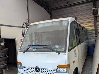 2000-mercedes-benz-814-1393421-44233589