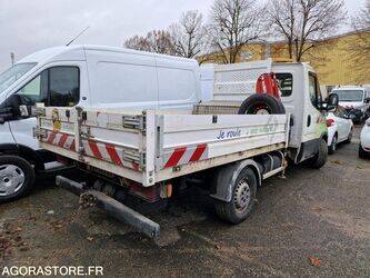 2021-iveco-35s14n-44233986