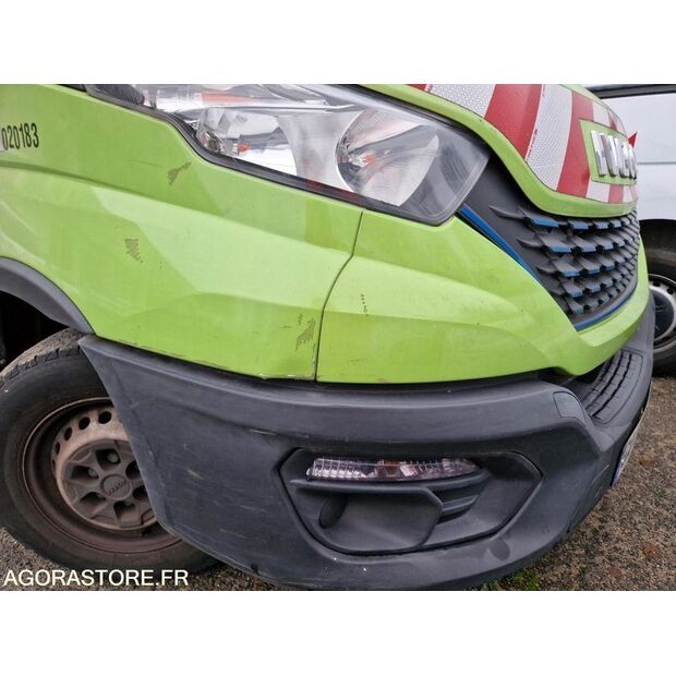 2021 Iveco 35S14N-44233987