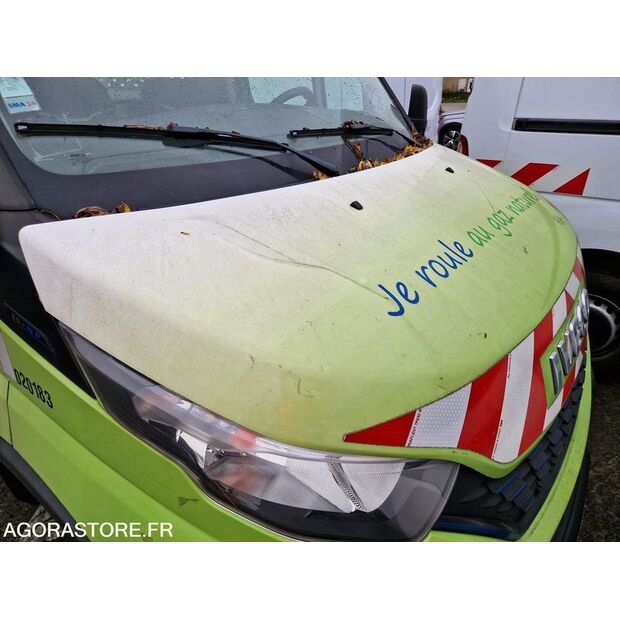 2021 Iveco 35S14N-44233989