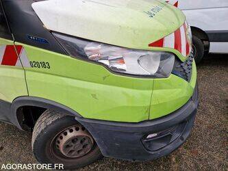 2021-iveco-35s14n-44233991