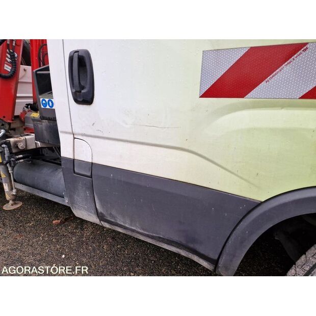 2021 Iveco 35S14N-44233994