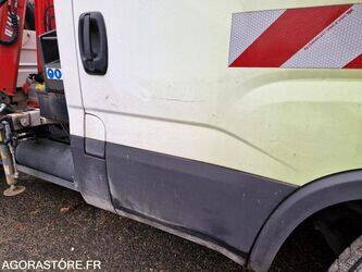 2021-iveco-35s14n-44233994