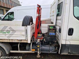 2021-iveco-35s14n-44233997