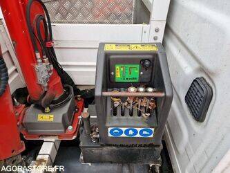 2021-iveco-35s14n-44233999