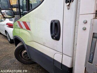 2021-iveco-35s14n-44234016