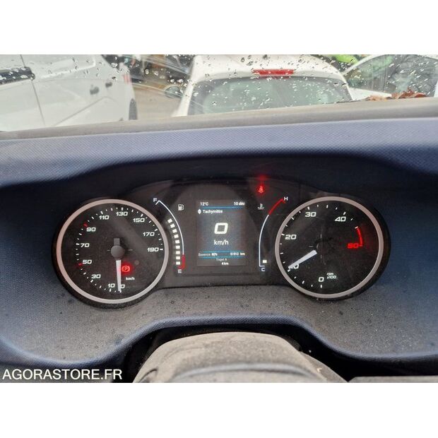 2021 Iveco 35S14N-44234020