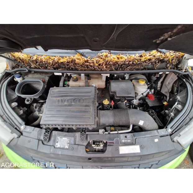 2021 Iveco 35S14N-44234024