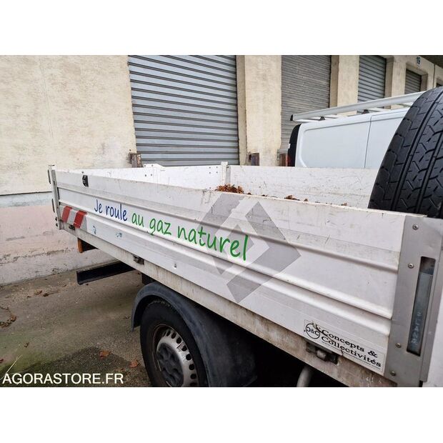 2021 Iveco 35S14N-44234306