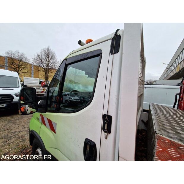 2021 Iveco 35S14N-44234320