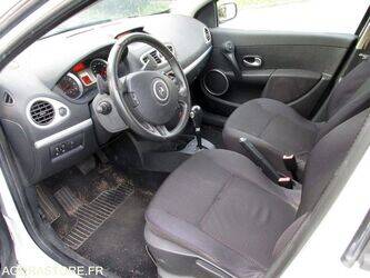 2008-renault-clio-1393061-44234465
