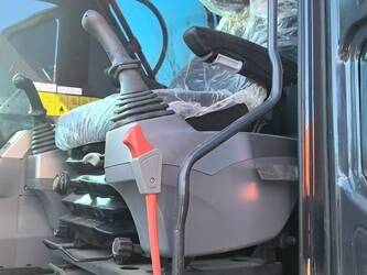 2023-doosan-225lc-44234550