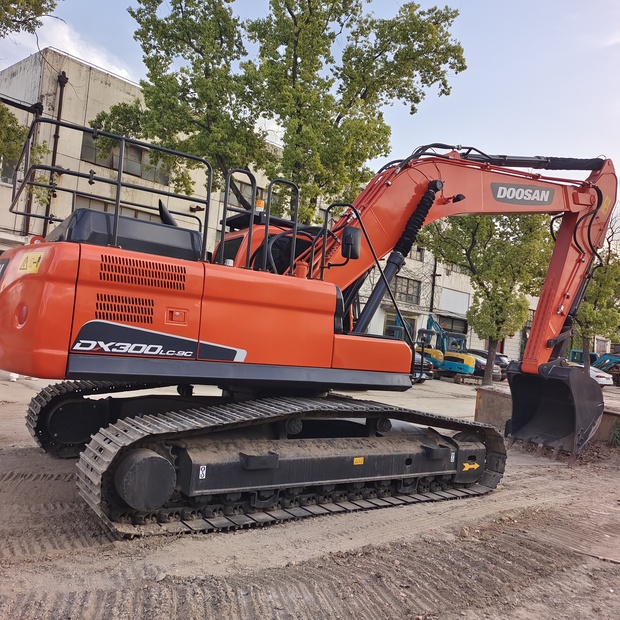 2023 Doosan DX300-44234632
