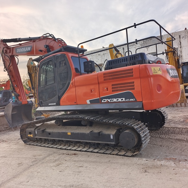 2023 Doosan DX300-44234636