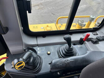 2019-komatsu-d65wx-18-1381662-44235435